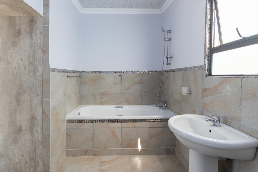 4 Bedroom Property for Sale in Country Club Western Cape